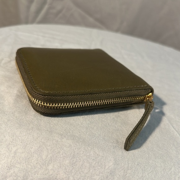 Madewell Olive Green Zip-Around Leather Wallet - Picture 3 of 9